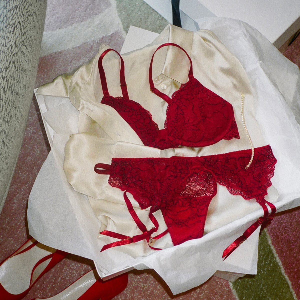 All Over Lace Lift Up Bra Scarlet Two-Tone