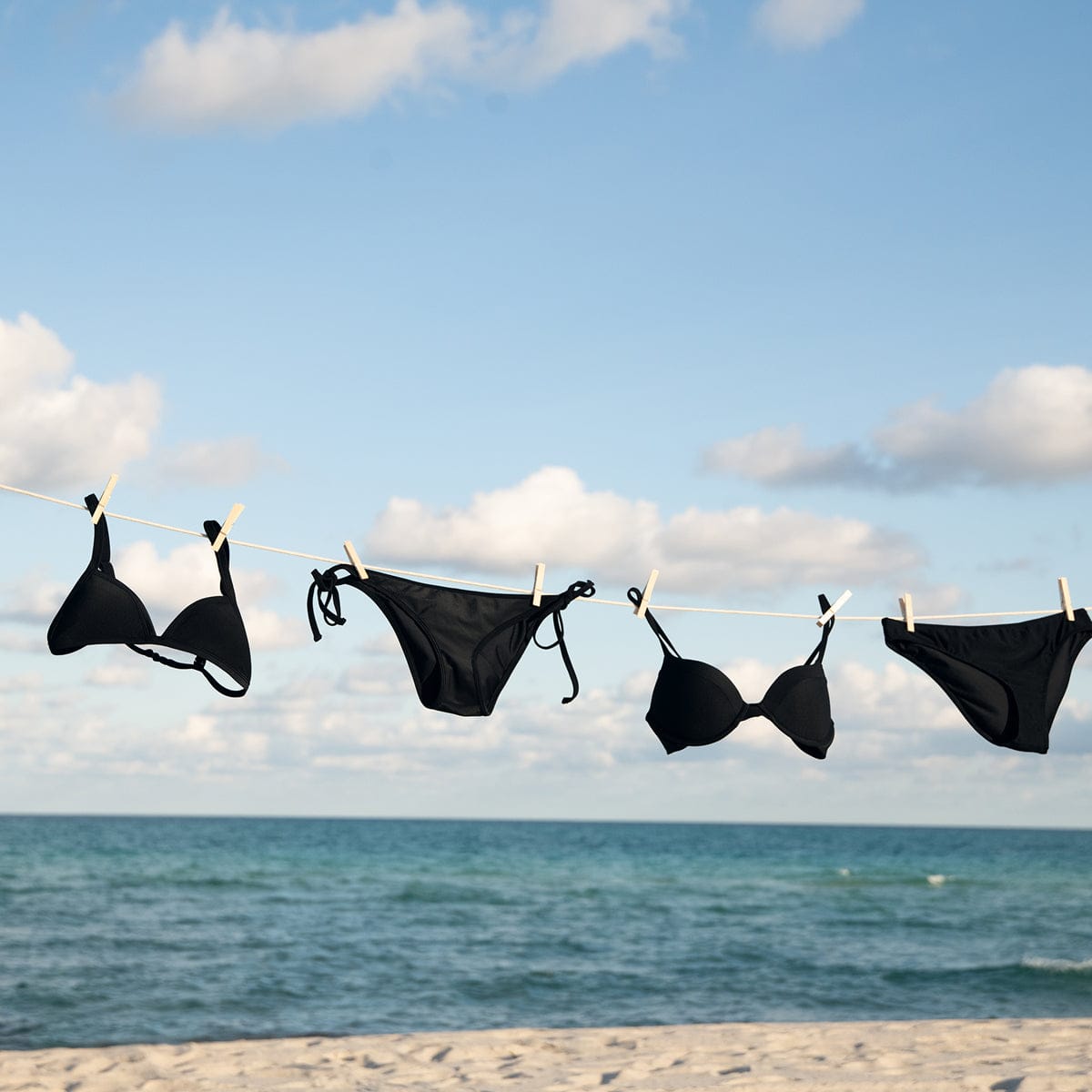 Cheeky String Bikini Black
