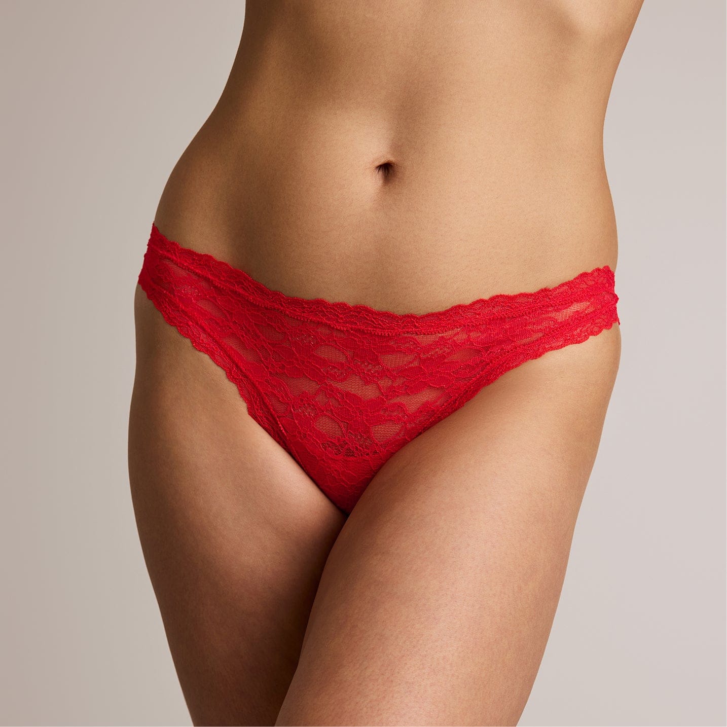 Effortless Lace Thong Cherie