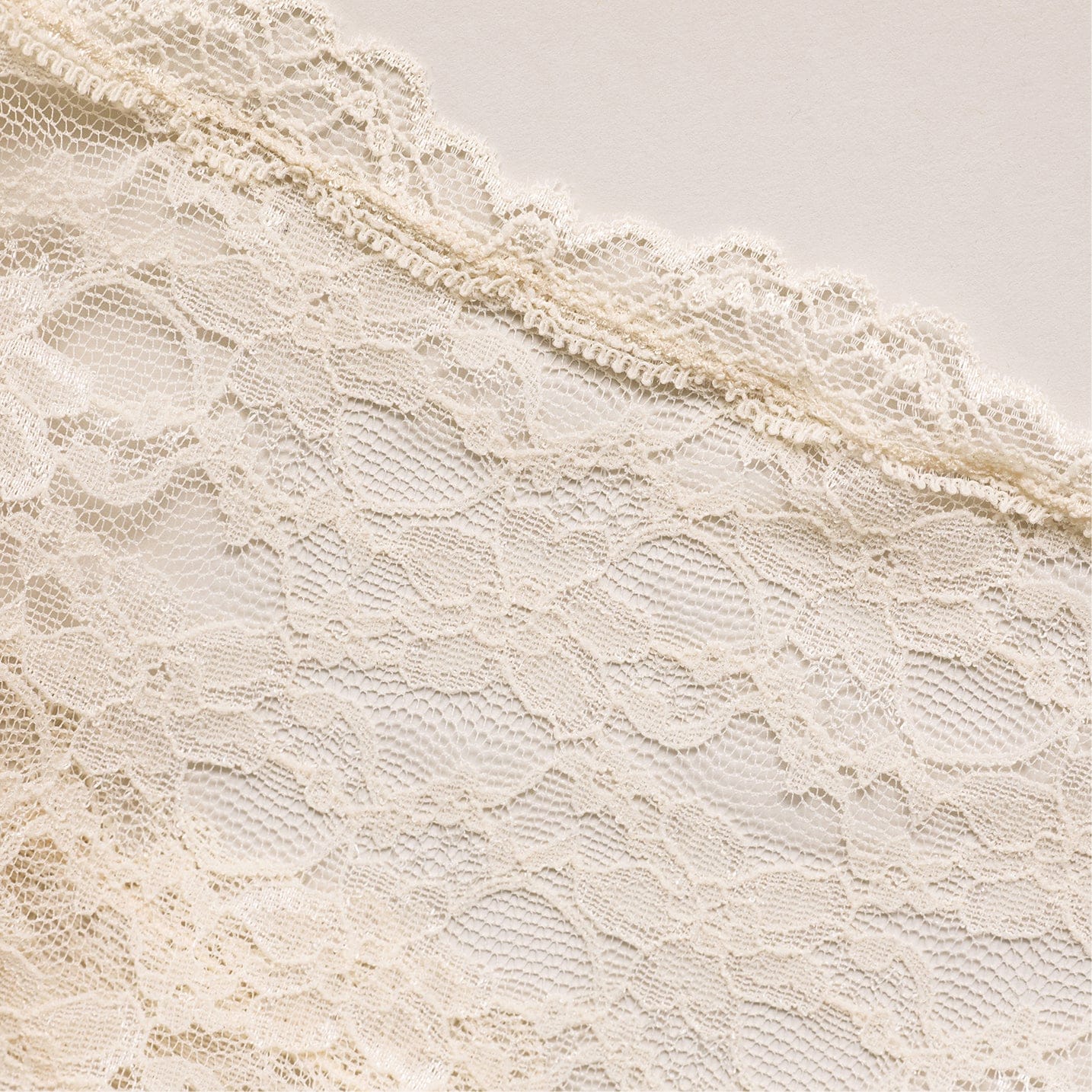 Effortless Lace Thong Sand
